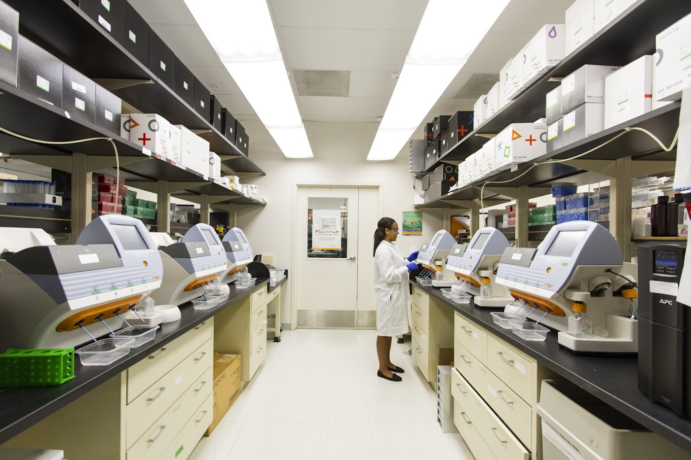 Pharma / GMP / Cleanroom Camsense AI industry visual